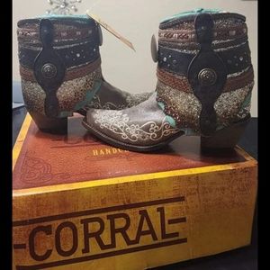 WOMENS CORRAL BOOTS